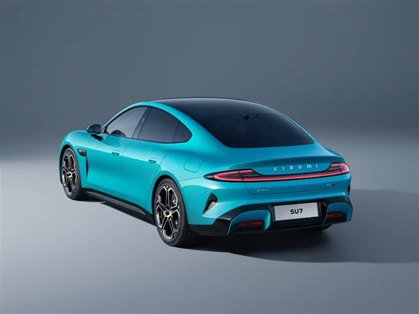 小米SU7改款配置大增 涨价万元上热搜！小米
客服回应