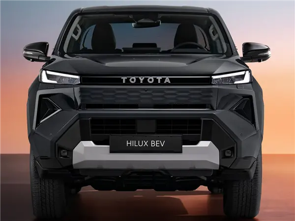 丰田“不死鸟”上新 全新海拉克斯皮卡发布：首次用上纯电