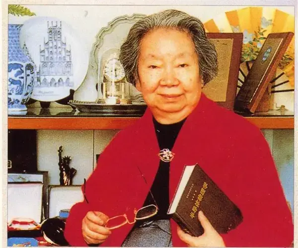 “中国芯片开山鼻祖”，她竟对父亲做出这种事！