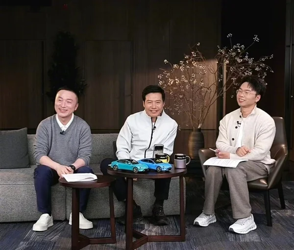 雷军回应为了一个杯子开15次会：不是专门为杯子开会 只是会议中讨论过