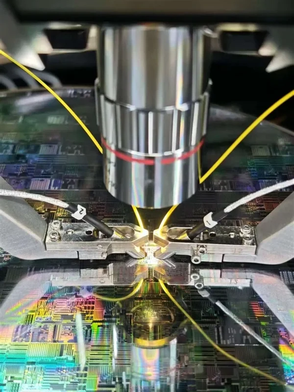 全国产化!国内首条12寸硅光芯片流片平台正式投用