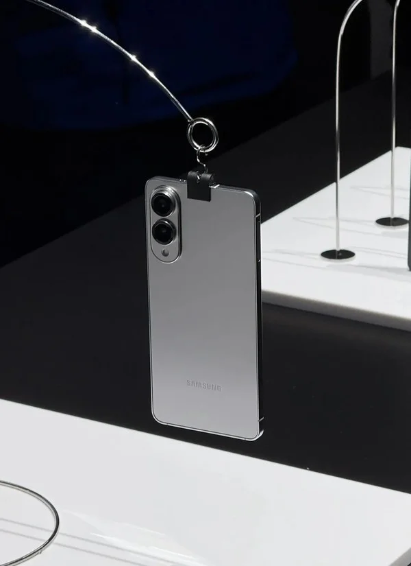 三星Galaxy S25 Ultra(12GB/512GB) 电商报价￥10699￥11199