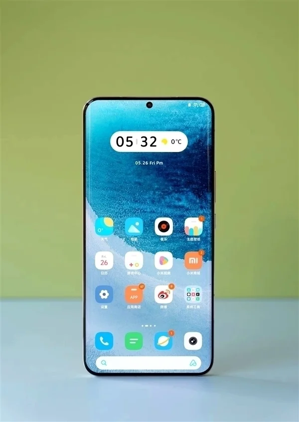 对标iPhone 15 Pro！小米14 Pro搭载2K国产微曲屏 用上钛合金