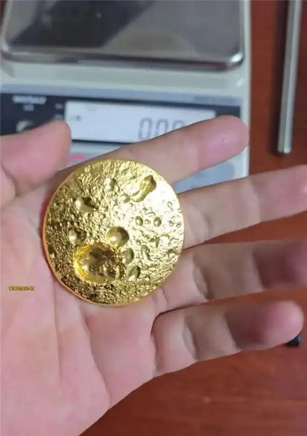 当事人回应用SIM卡炼出191克黄金：用了接近两顿废料