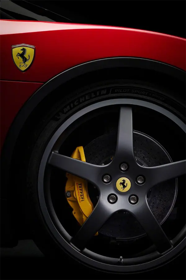 四电机马力超千匹 法拉利首款纯电动车Ferrari Luce发布:苹果味十足