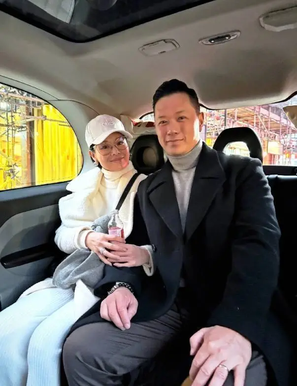 姚子羚力挺胡杏儿老公李乘德：每个人都需要拥抱封面图