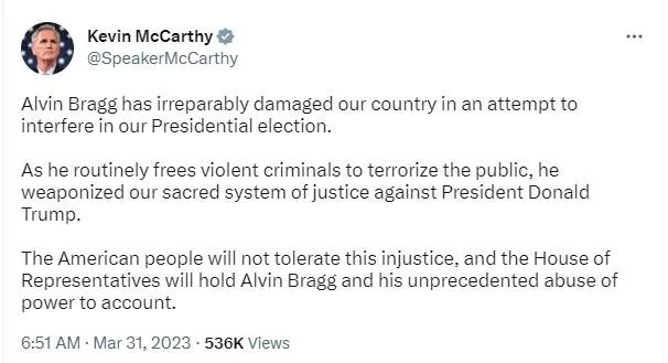 特朗普正式被起诉 麦卡锡：美国人民不会容忍这种不公正