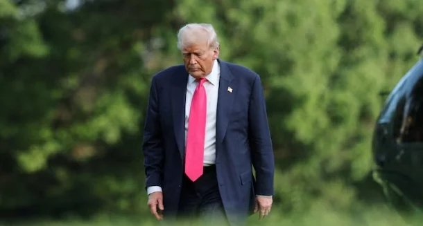 白宫:特朗普十分意外,并立即致电内塔尼亚胡