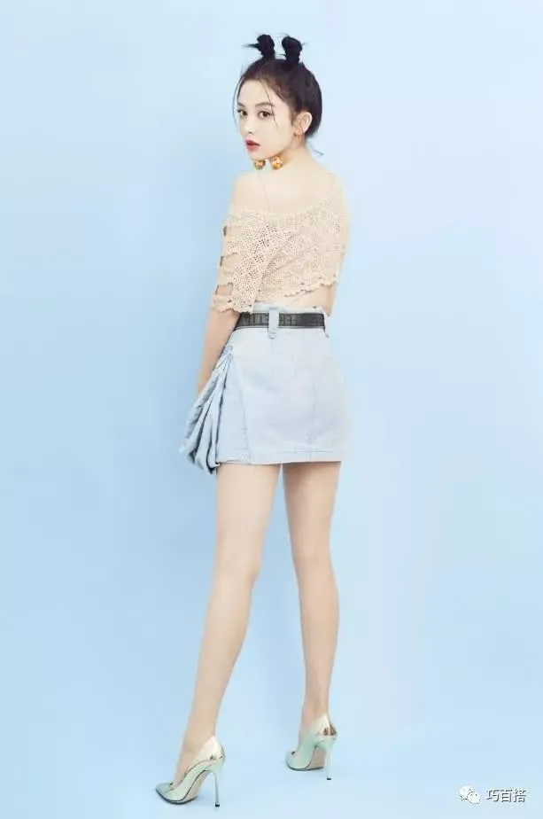 “腿精”古力娜扎现身，吊带半裙配双丸子头，终于见识了什么叫美-古力娜扎穿吊带黑裙照片