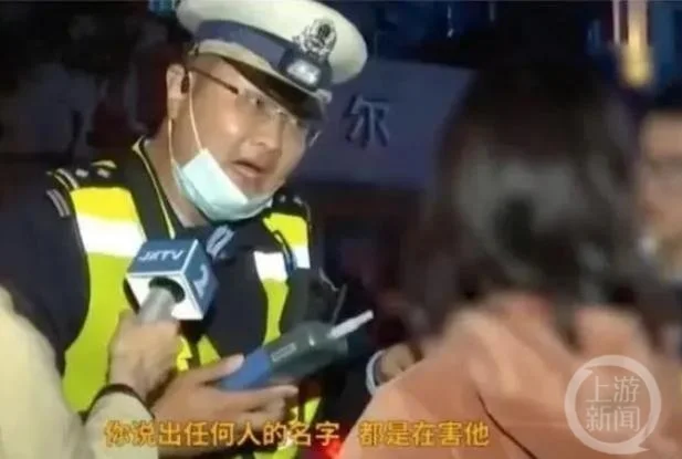 ▲江西南昌交警查酒驾现场。图片来源/视频截图