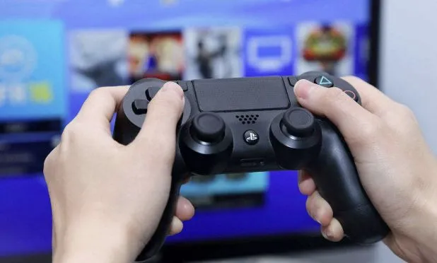 PC游戏手柄避坑推荐：比XBOX和PS4手柄便宜一半，手感竟一样？（pc游戏手柄性价比）