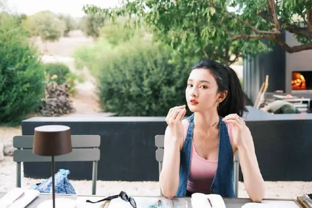 宋祖儿身材超好。