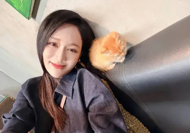 陈乔恩状态超好。