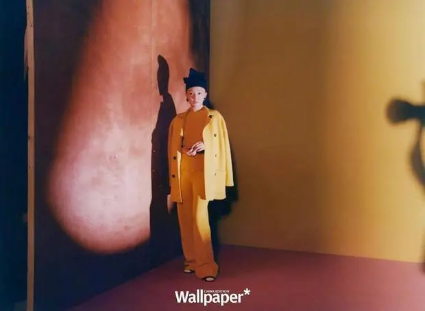 周迅穿黄套装显利落大气。