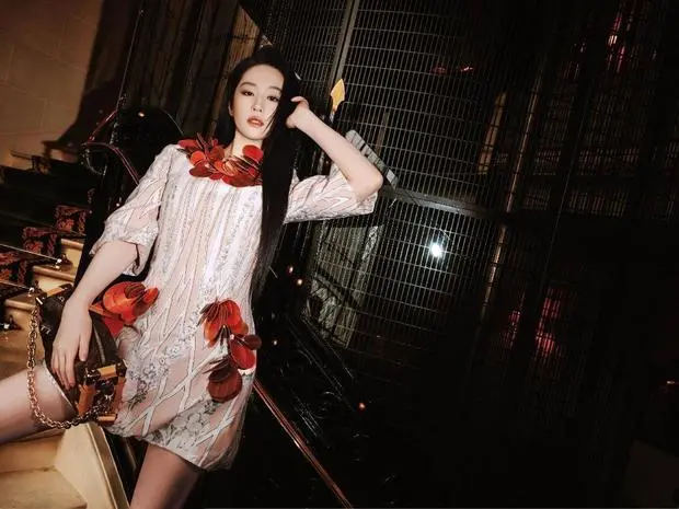 刘亦菲魅力十足。