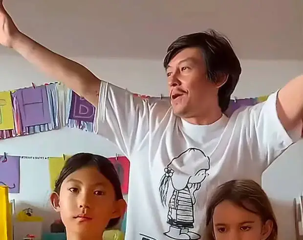 陈冠希如今苍老颜值反差大。