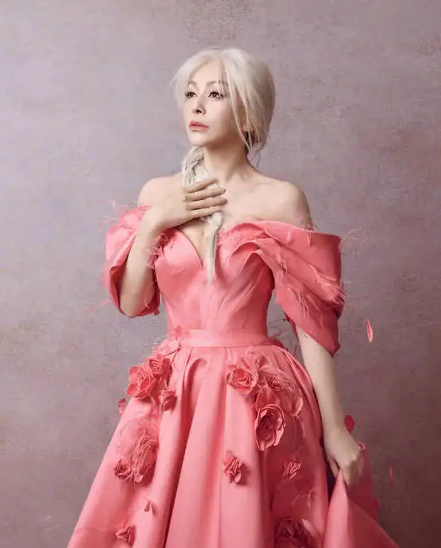 这竟然是55岁的雪姨，这状态太抗打了。