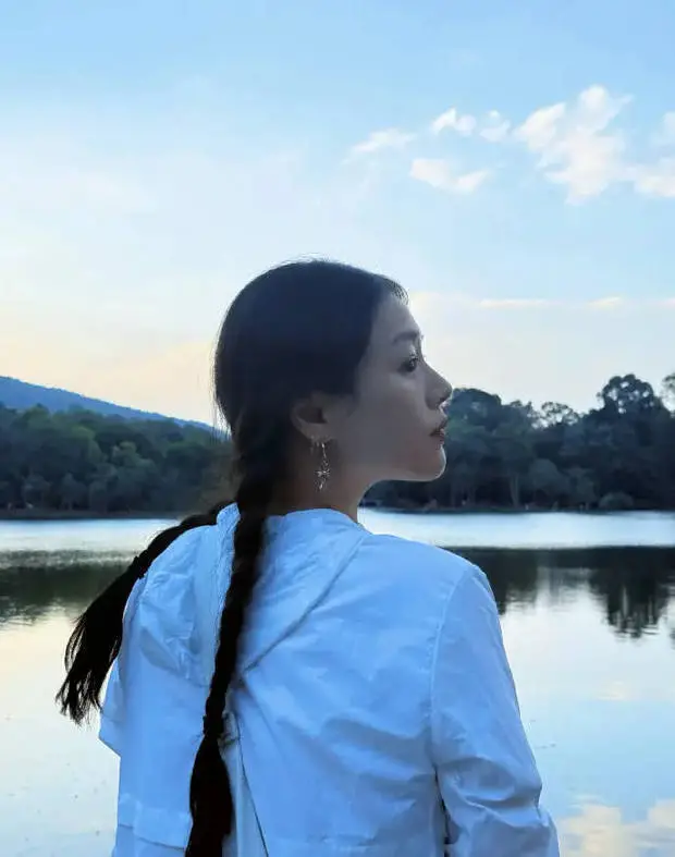 马思纯扎双马尾超可爱。