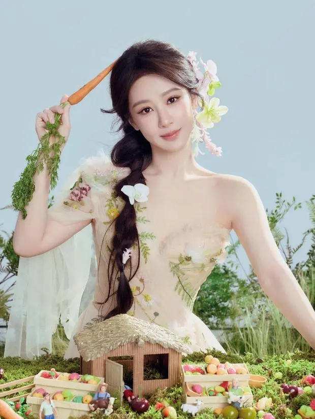 杨紫的五官精致，美貌养眼。