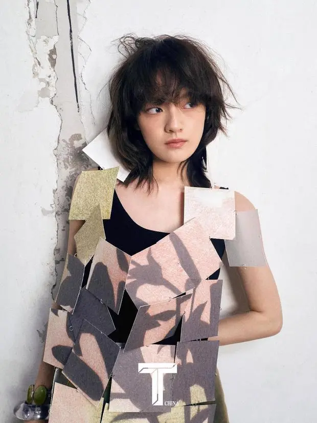 文淇化身鬼马少女。