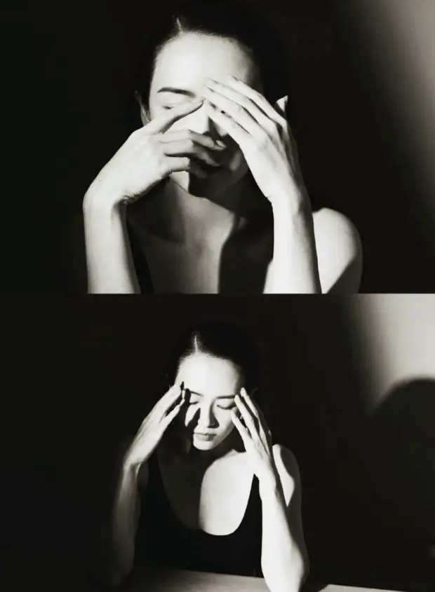 章子怡眼神凌厉。