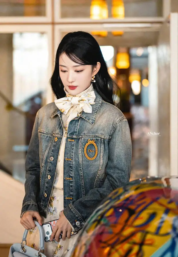 王楚然浑身散发温柔又精致的气质。