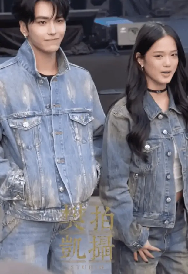 邵兵儿子钟丽缇女儿青春活波。