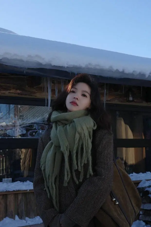 章若楠优雅沉静。