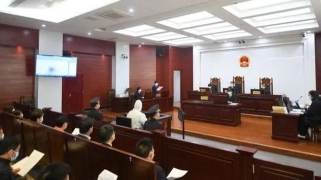 大连理发师开宝马撞人致5死案 宣判死刑（大连理发师驾车撞人案）