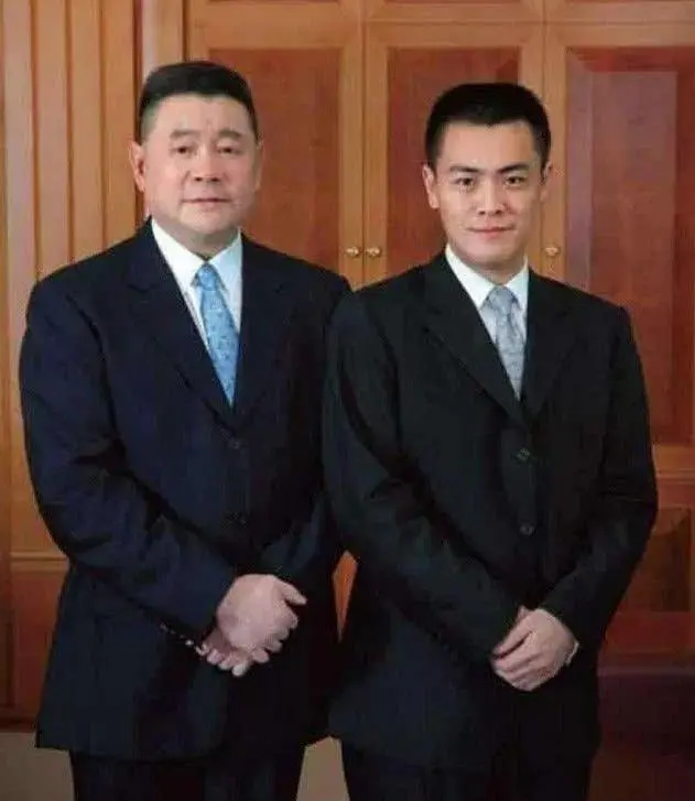 长子刘鸣炜