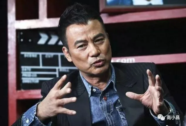 参加商演，韩雪曾被熊抱，刘亦菲曾被扑倒，而现在任达华竟被刀刺-韩雪跟流量有什么关系