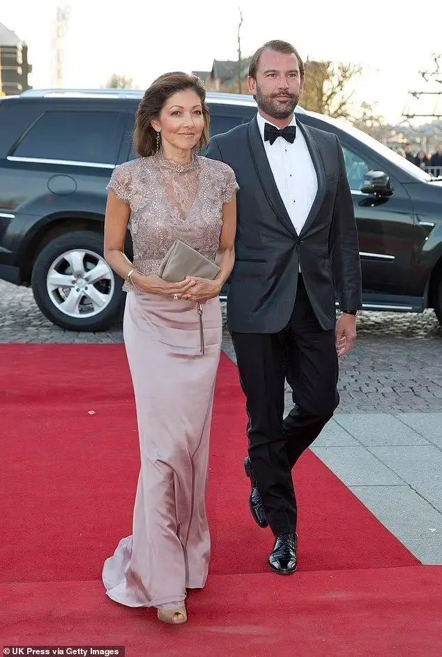 Royal Romance: Chinese Princess Wen Yali Captures Heart of British MP in Whirlwind Love Affair - News Directory 3