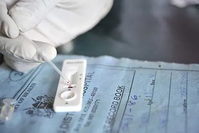疟疾快速诊断测试 | USAID / Wikimedia Commons