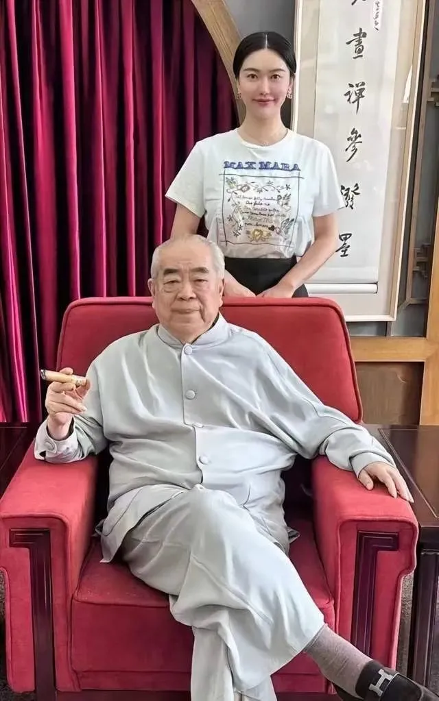 87岁范曾：娶37岁娇妻，人财两空？_https://www.izongheng.net_快讯_第32张