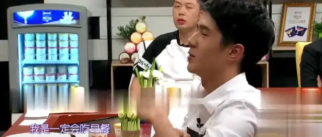刘昊然，一个月减肥20斤，减肥方法超简单：1吃2不吃1坚持（刘昊然谈减肥）