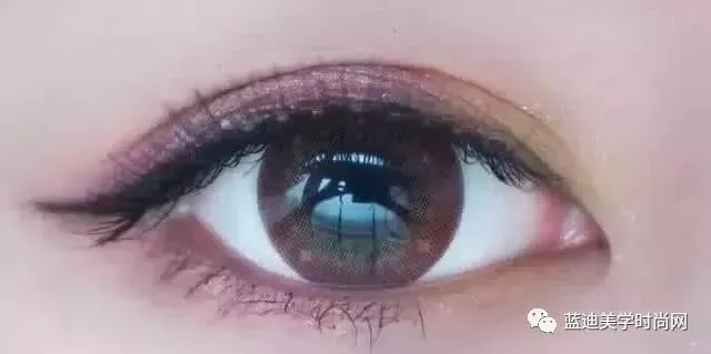 心理测试：哪一只眼睛最好看，测你用什么方法才能收获对方的心？插图4