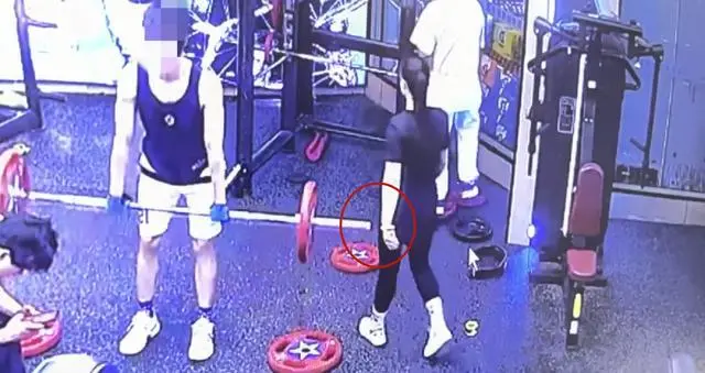 大學生健身房碰碎女子玉鐲，被索賠5000冤不冤？