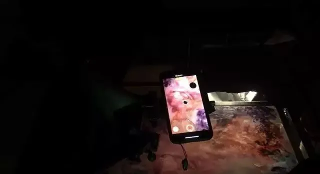 堪比科幻大片！苹果新实验发布：猜猜iPhone XS怎么拍的水？-由iphonexsmax拍摄水印