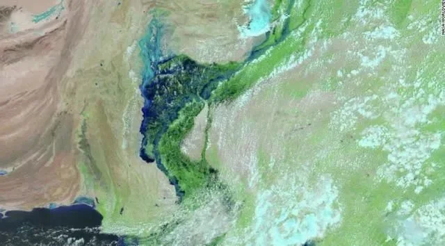 ◆ 美国宇航局的MODIS卫星传感器拍摄的画面，显示了大雨和泛滥的印度河如何淹没了南部信德省的大部分地区。