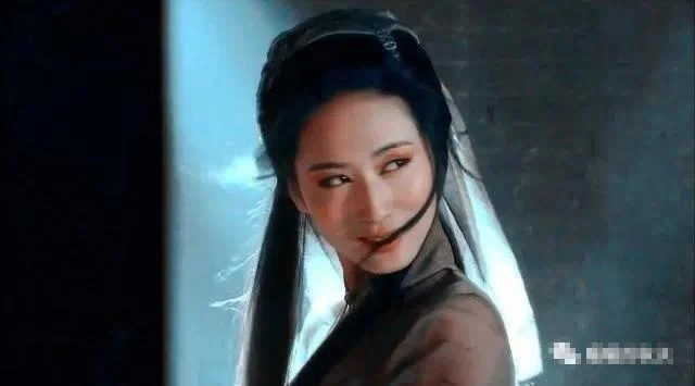 她是最“妖媚”的女星，曾猛追吴奇隆未果，拍戏11年38岁仍不火