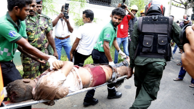 斯里兰卡爆炸救援现场