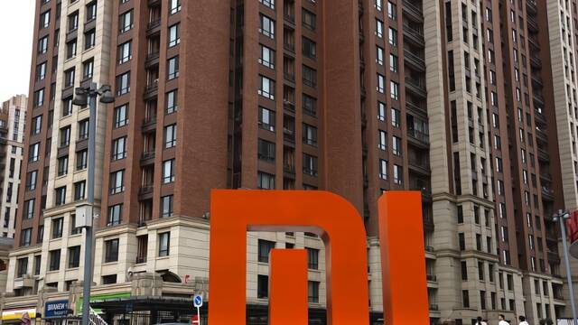 股价腰斩：上市接近一年的小米到底怎么了？