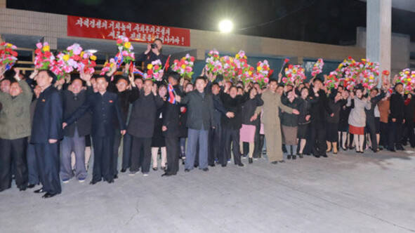 凌晨 朝鲜民众送别金正恩
