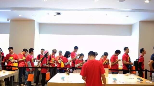 小米员工提成风波背后，雷军难逃白刃战