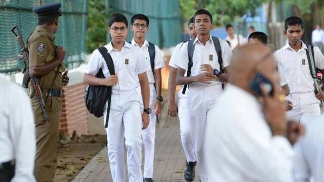 斯里兰卡学生重返校园