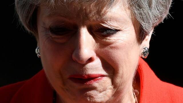 特蕾莎·梅含泪发表讲话