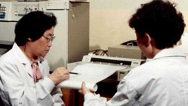 屠呦呦团队放“大招”：“青蒿素抗药性”等研究获新突破