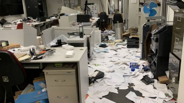 香港立法会被冲击后首次开放