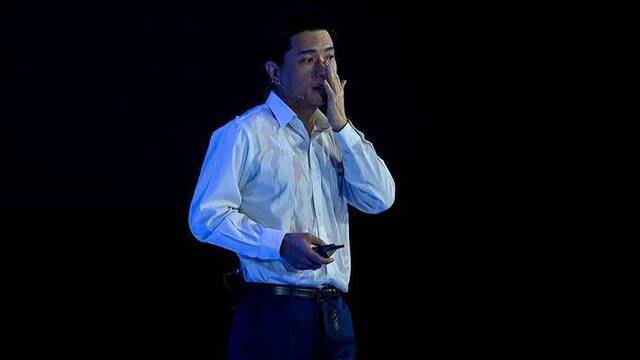 百度回应李彦宏“泼水”事件：肇事者已被公安机关带走调查