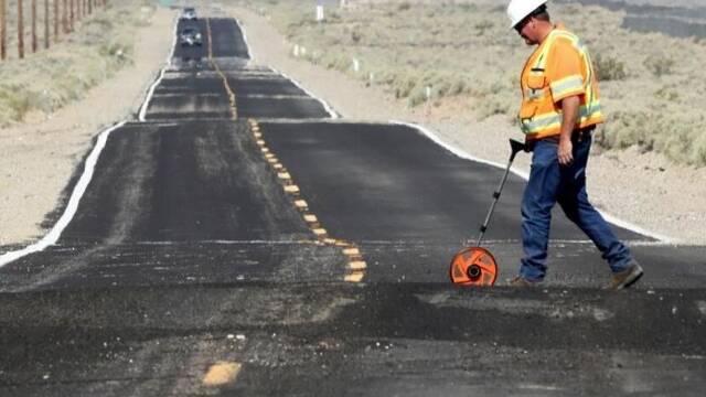 美国：加州地震后的公路